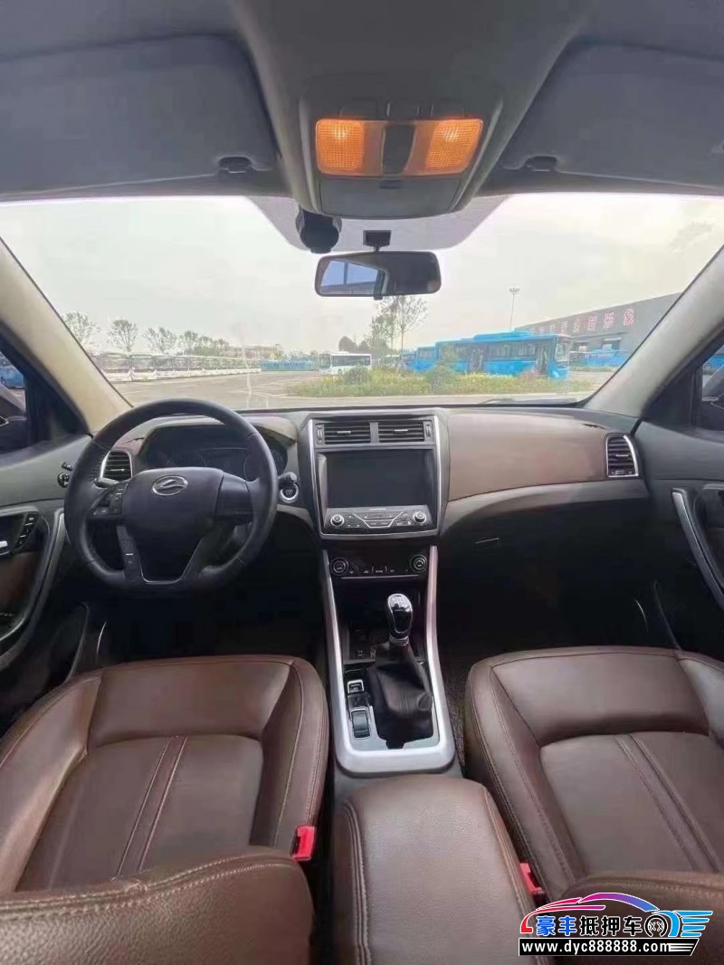 17年陆风X5轿车抵押车出售