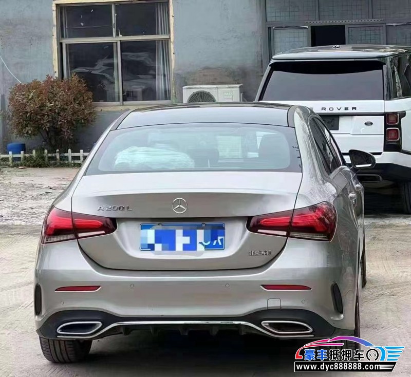 19年奔驰A轿车抵押车出售