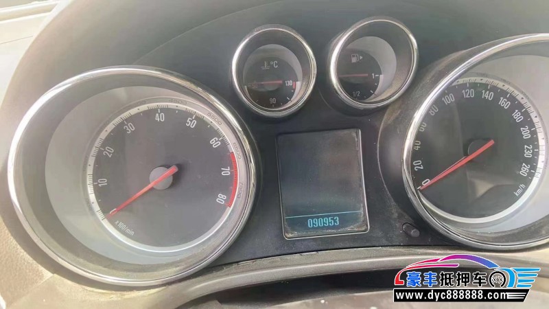 11年别克君威轿车抵押车出售