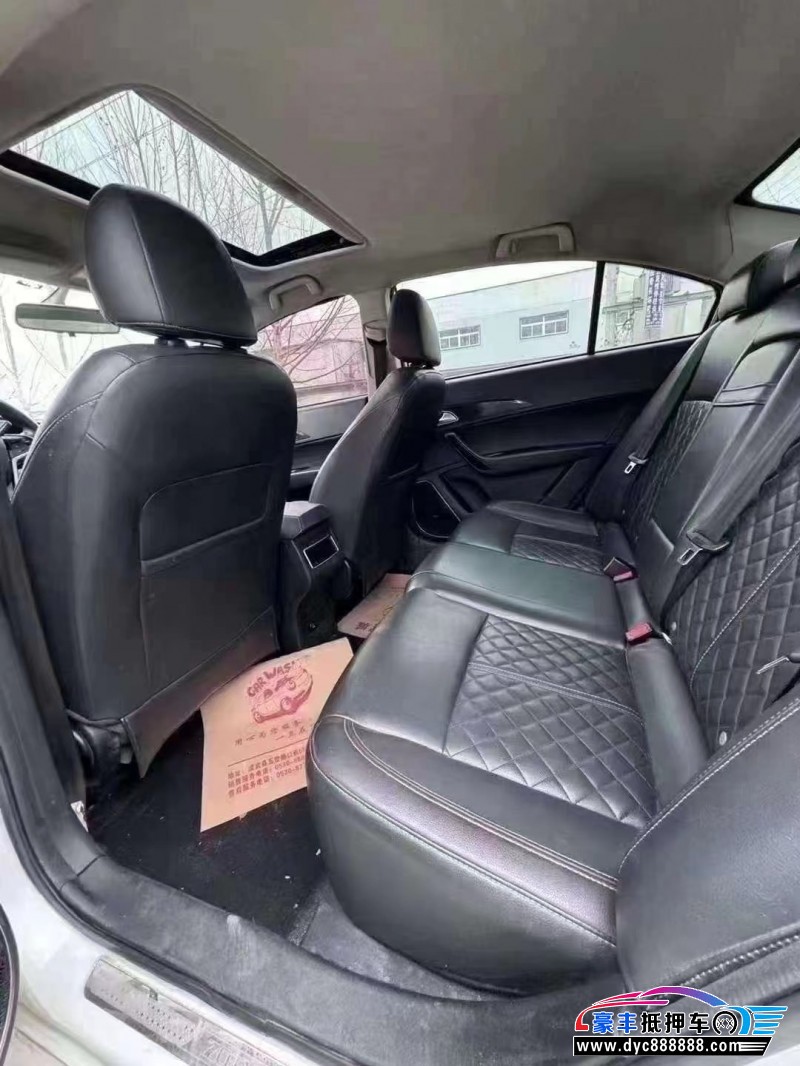 18年众泰Z560轿车抵押车出售