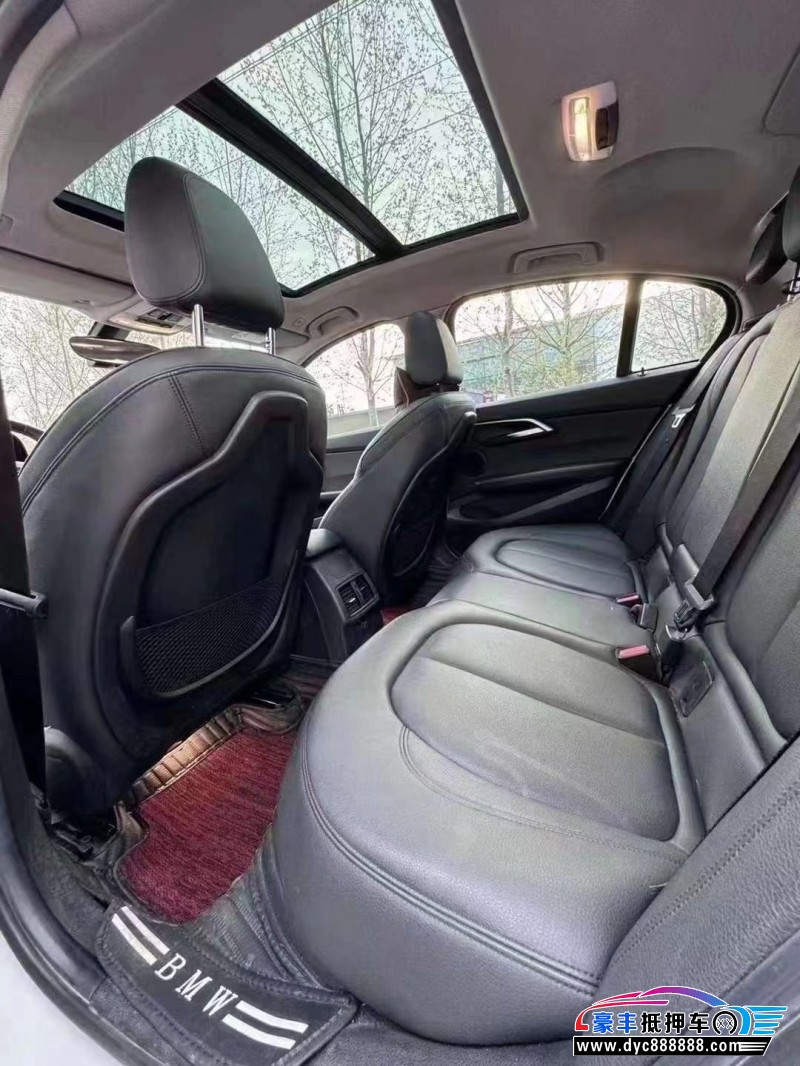 18年宝马1系轿车抵押车出售