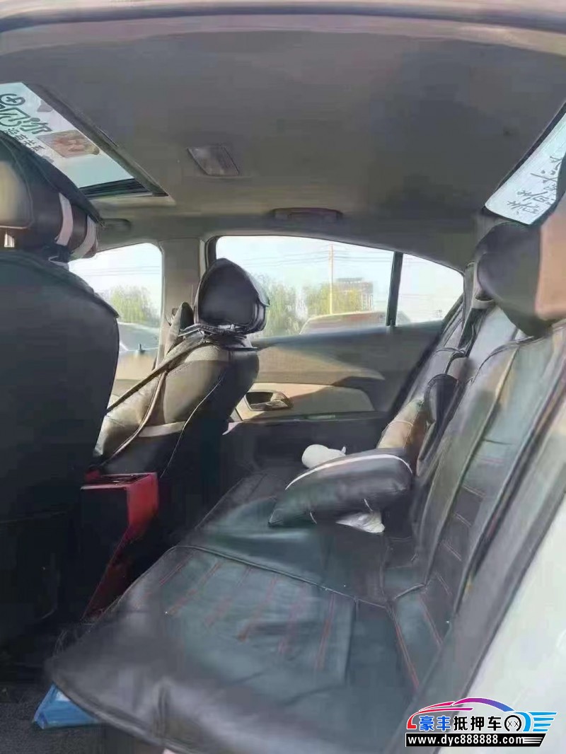 14年雪佛兰科鲁兹轿车抵押车出售