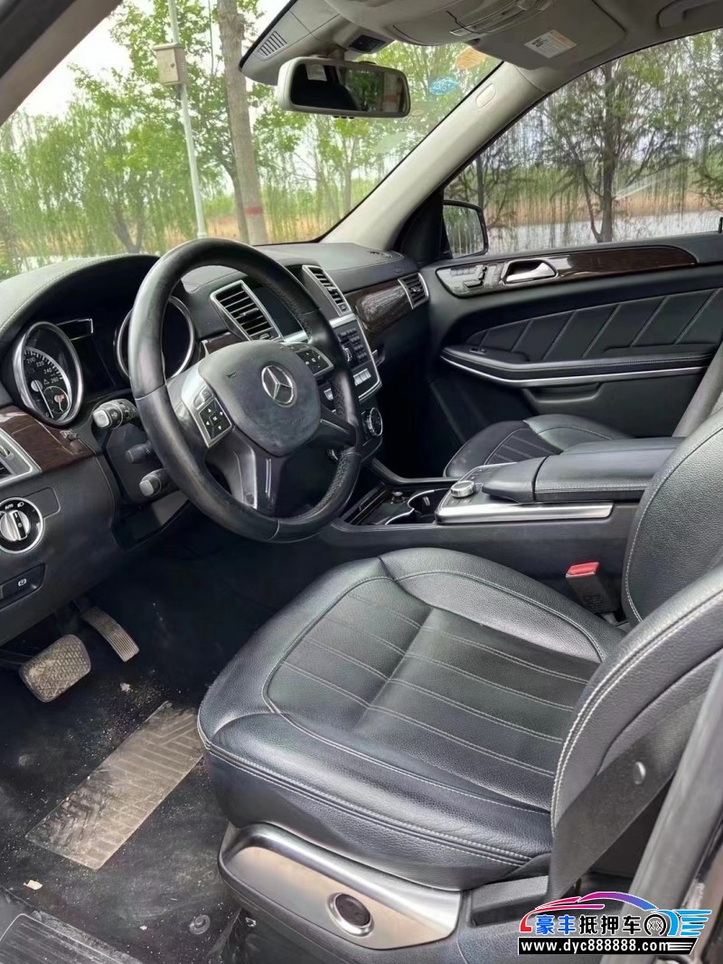 14年奔驰GL轿车抵押车出售