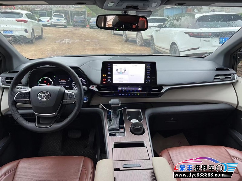 22年丰田塞纳轿车抵押车出售