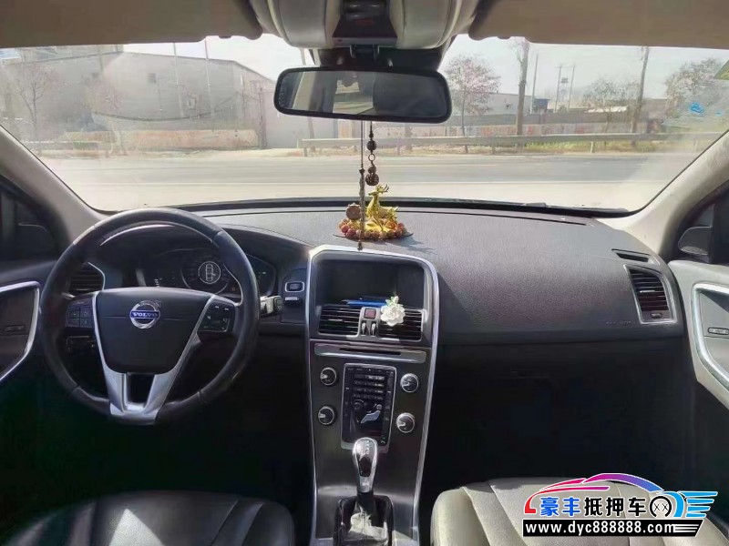 14年沃尔沃XC60轿车抵押车出售