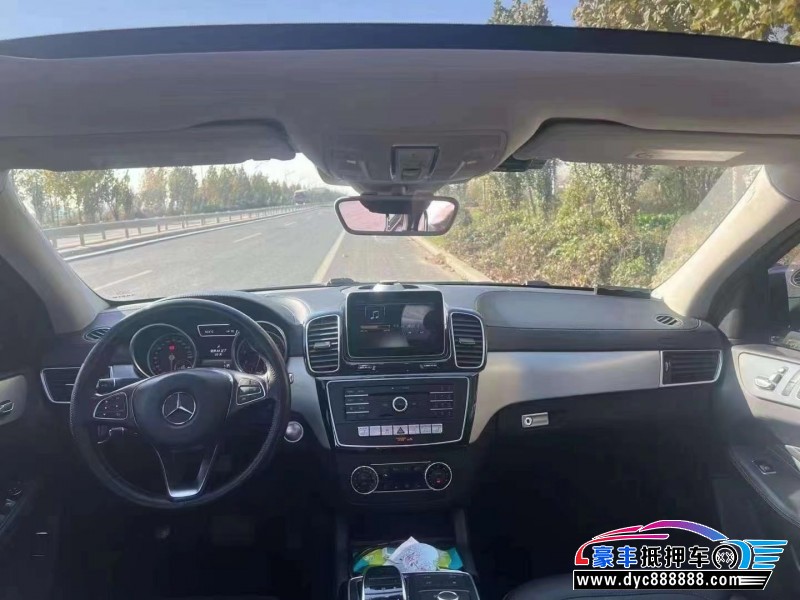 16年奔驰GLE轿车抵押车出售