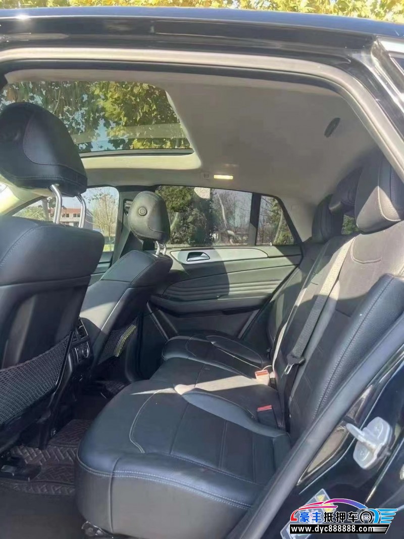 16年奔驰GLE轿车抵押车出售