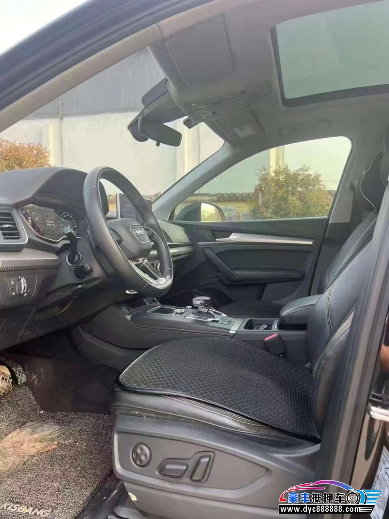 19年奥迪Q5轿车抵押车出售