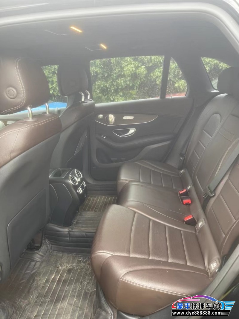 21年奔驰GLC轿车抵押车出售