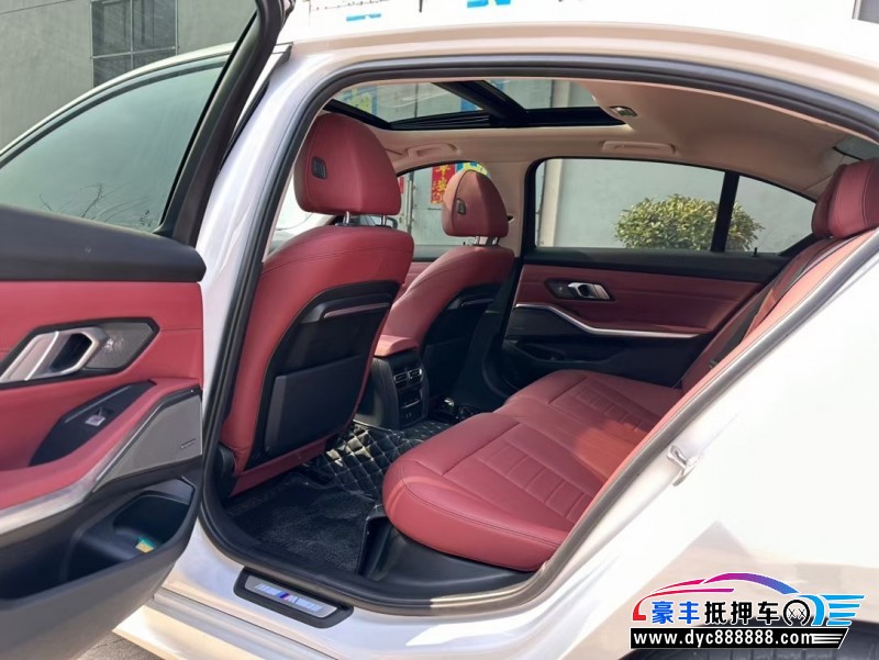 21年宝马3系轿车抵押车出售