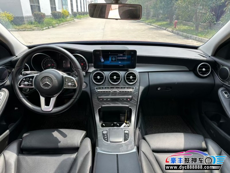 19年奔驰C轿车抵押车出售