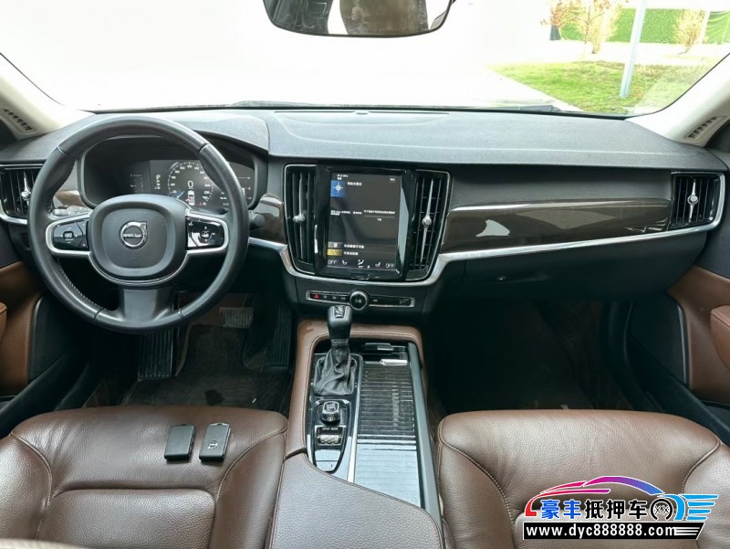 17年沃尔沃S90轿车抵押车出售