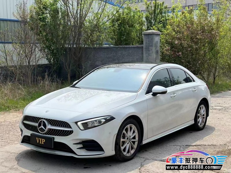 20年奔驰A轿车抵押车出售