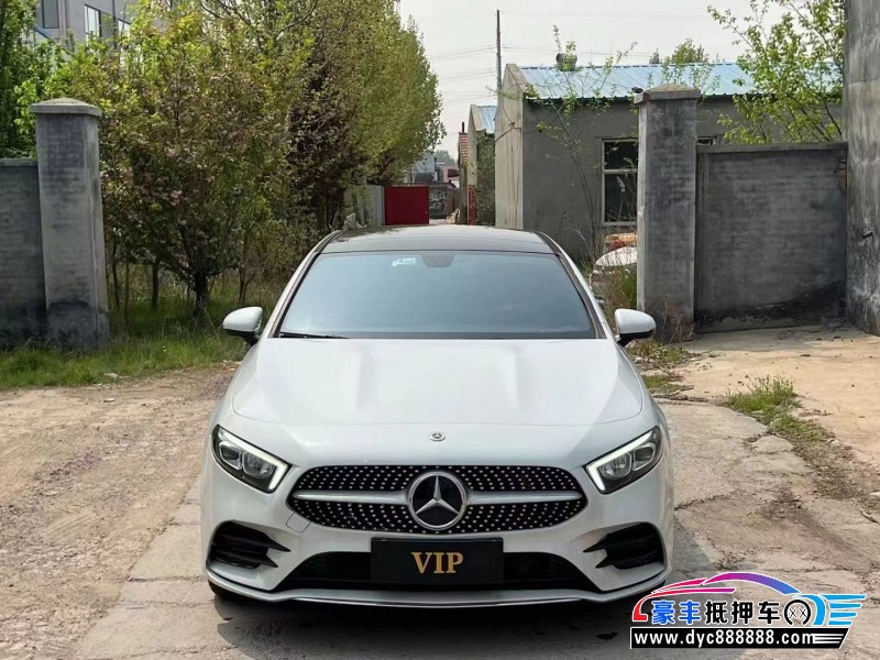 20年奔驰A轿车抵押车出售