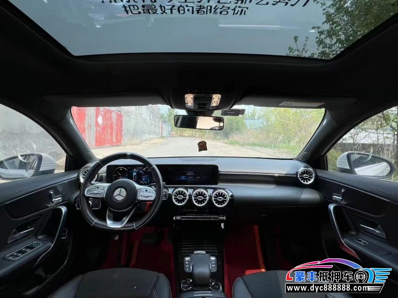 20年奔驰A轿车抵押车出售