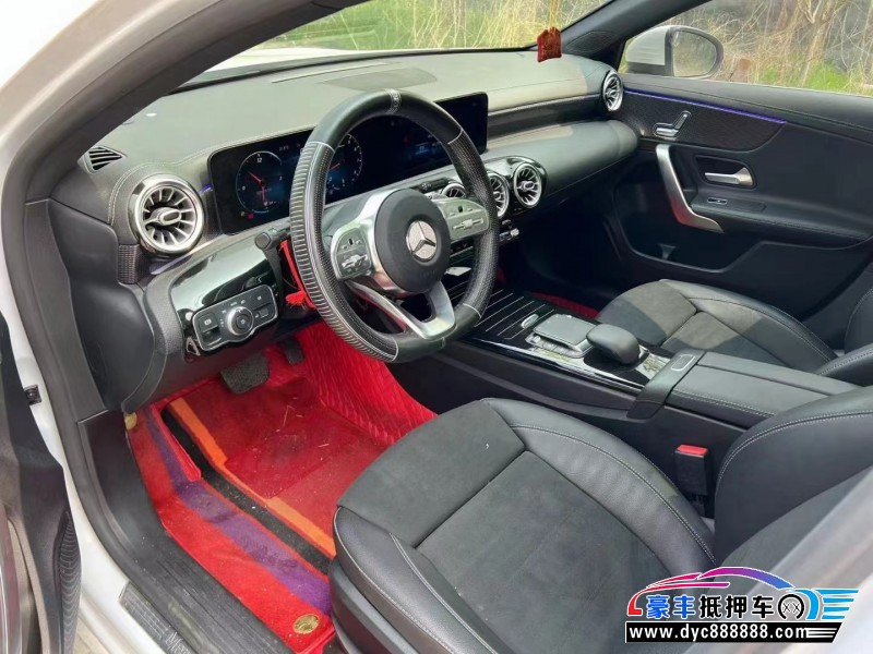 20年奔驰A轿车抵押车出售