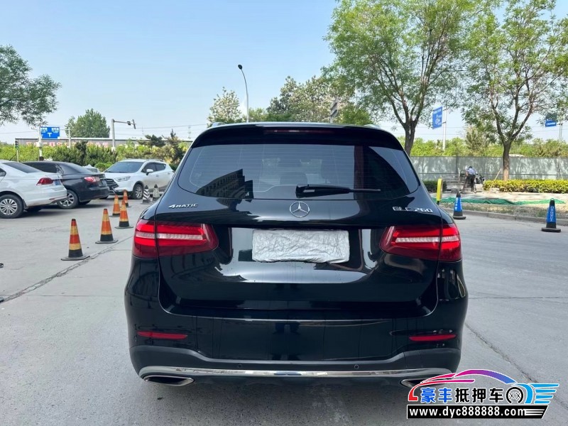 18年奔驰GLC轿车抵押车出售