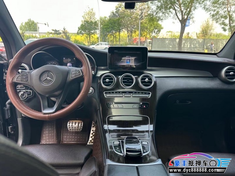 18年奔驰GLC轿车抵押车出售