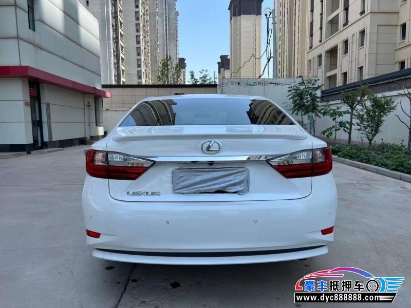 16年雷克萨斯ES轿车抵押车出售