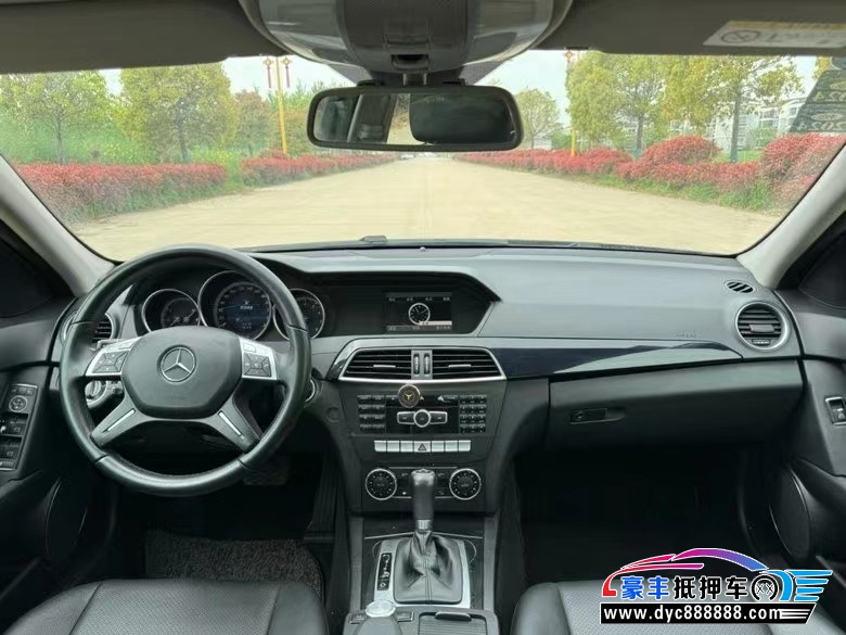 14年奔驰C轿车抵押车出售