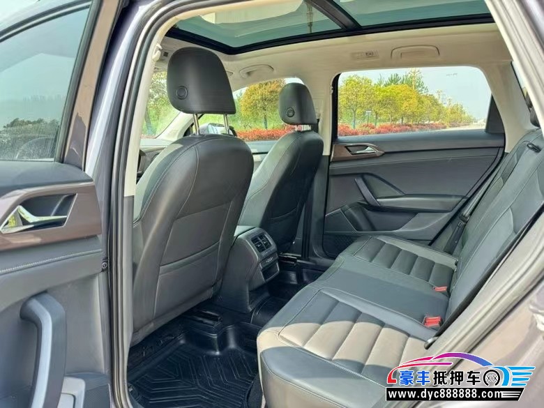 19年大众途岳轿车抵押车出售