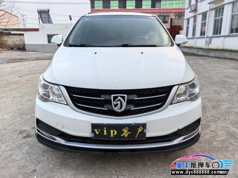 17年宝骏730轿车抵押车出售