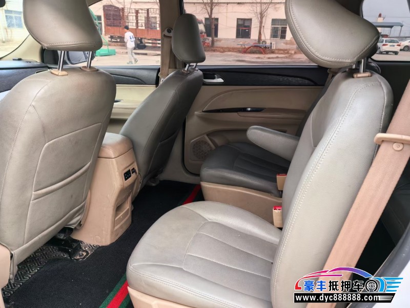 17年宝骏730轿车抵押车出售