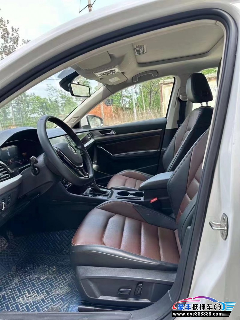 22年大众朗逸轿车抵押车出售