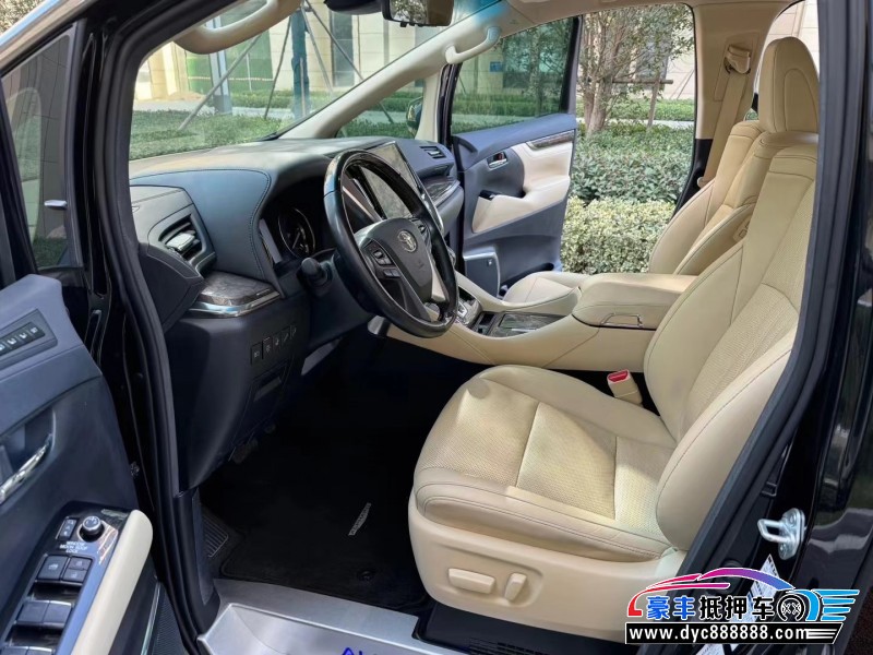 23年丰田埃尔法轿车抵押车出售