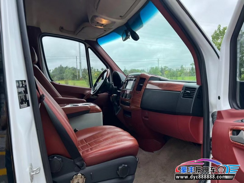 14年奔驰斯宾特轿车抵押车出售