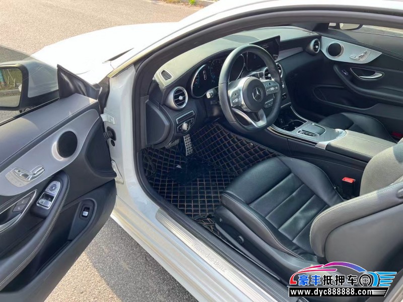 20年奔驰C轿车抵押车出售