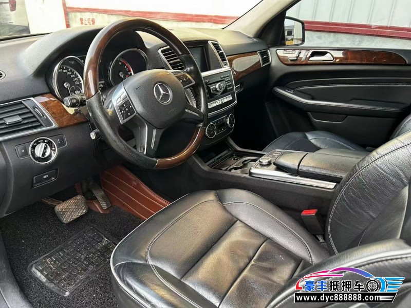 13年奔驰ML轿车抵押车出售