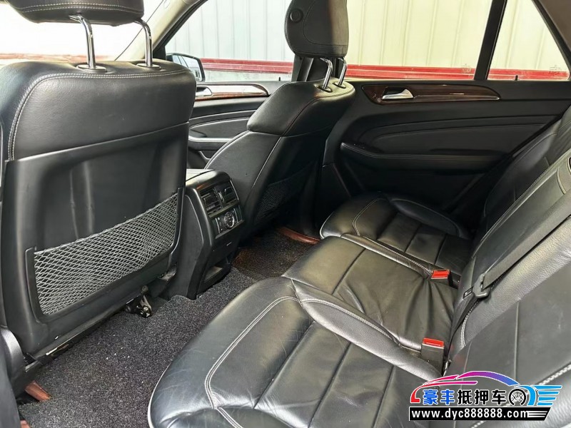 13年奔驰ML轿车抵押车出售