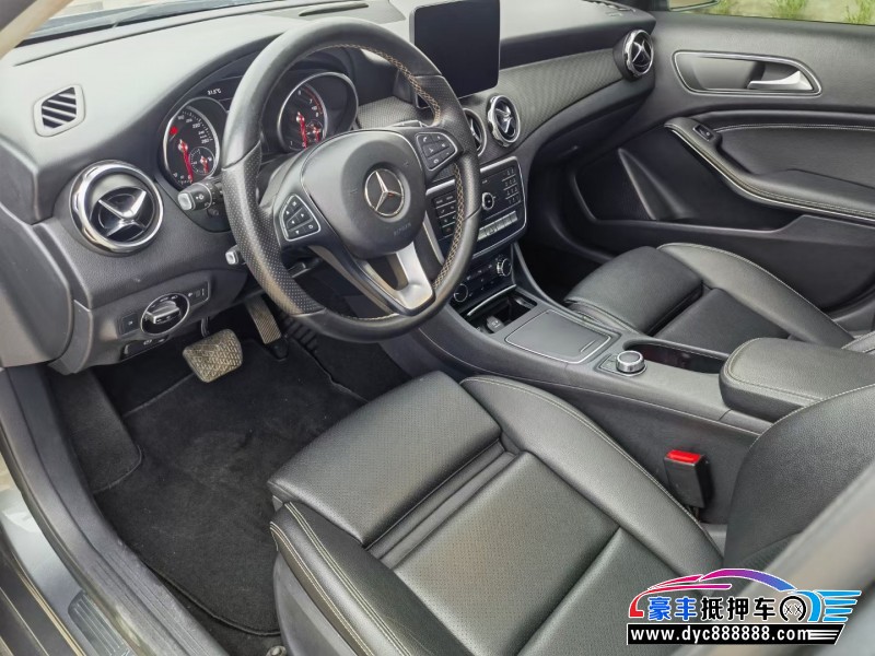 19年奔驰GLA轿车抵押车出售