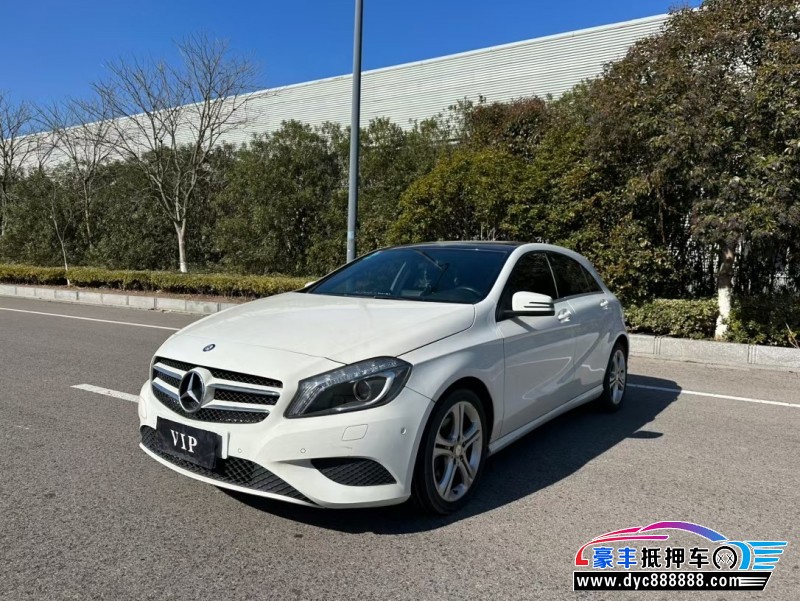 15年奔驰A轿车抵押车出售