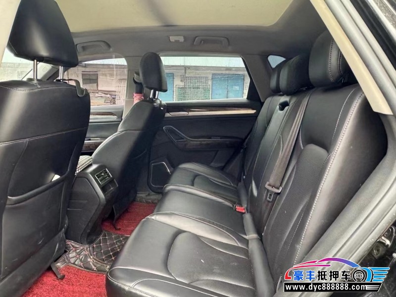 17年众泰大迈X7轿车抵押车出售