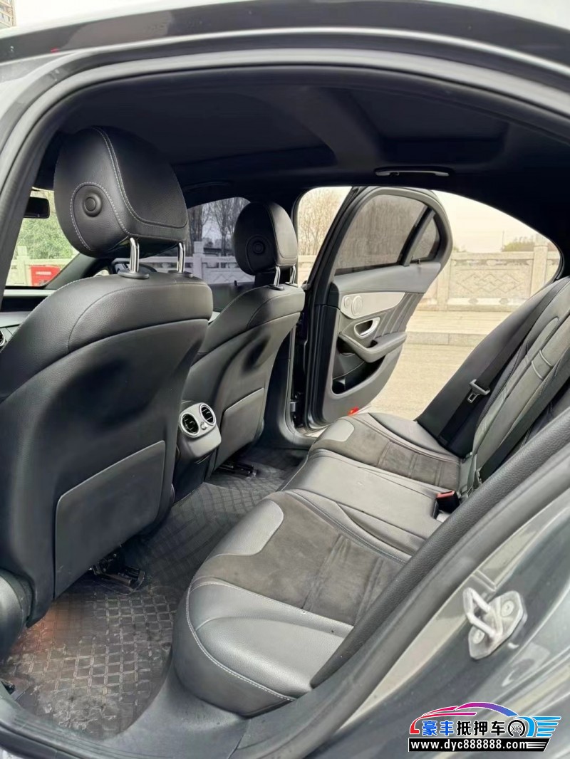 19年奔驰C轿车抵押车出售