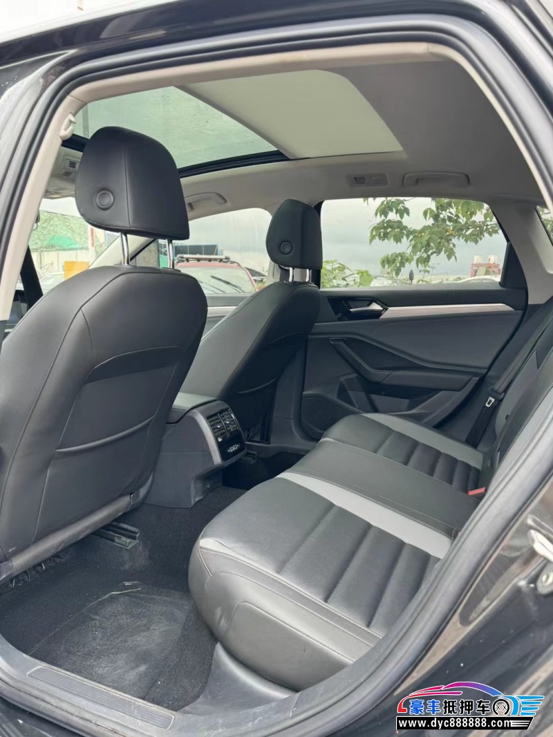 20年大众速腾轿车抵押车出售