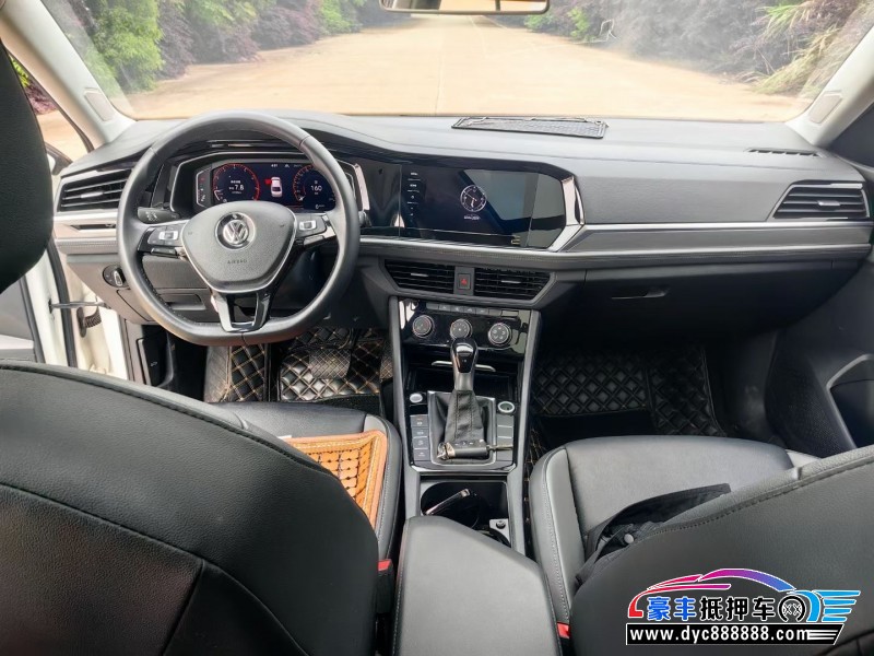 22年大众速腾轿车抵押车出售