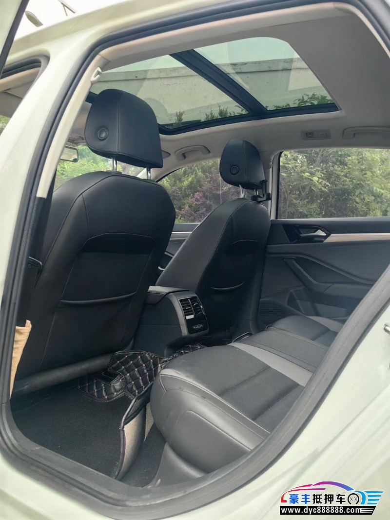 22年大众速腾轿车抵押车出售