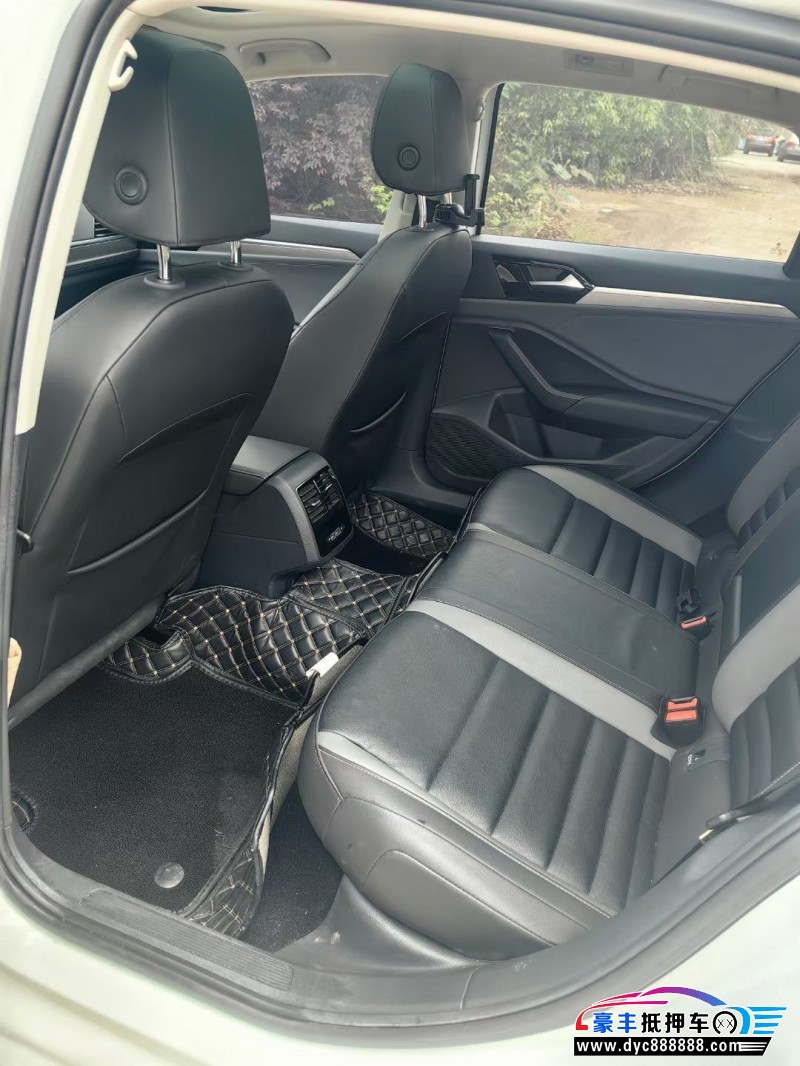 22年大众速腾轿车抵押车出售