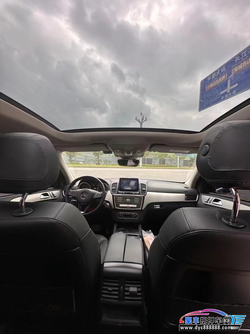 17年奔驰GLE轿车抵押车出售