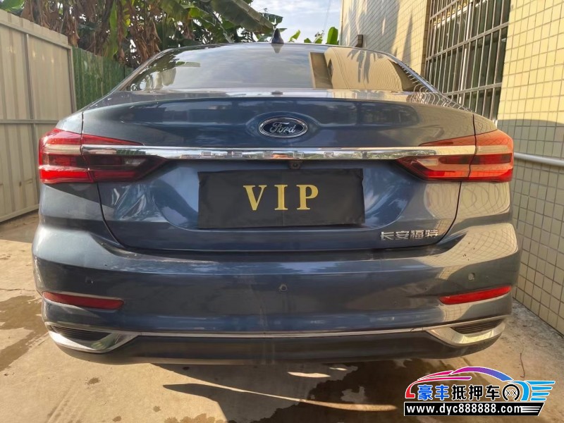 22年福特福睿斯轿车抵押车出售