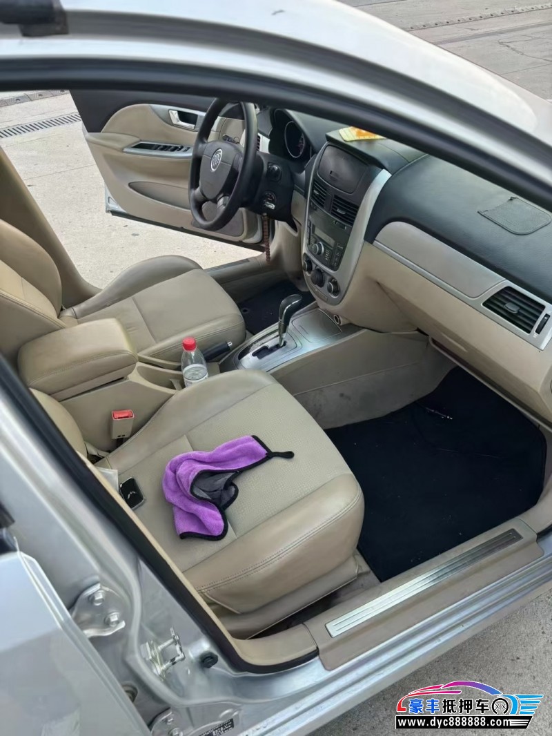 13年别克凯越轿车抵押车出售