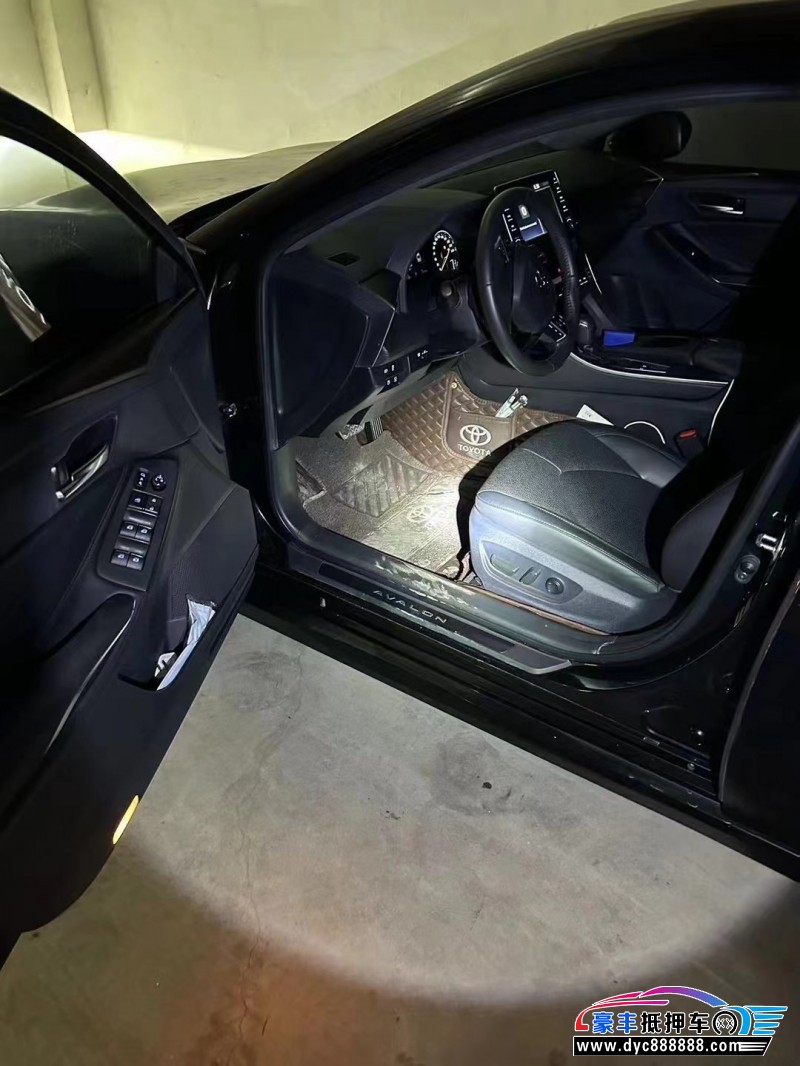 20年丰田亚洲龙轿车抵押车出售