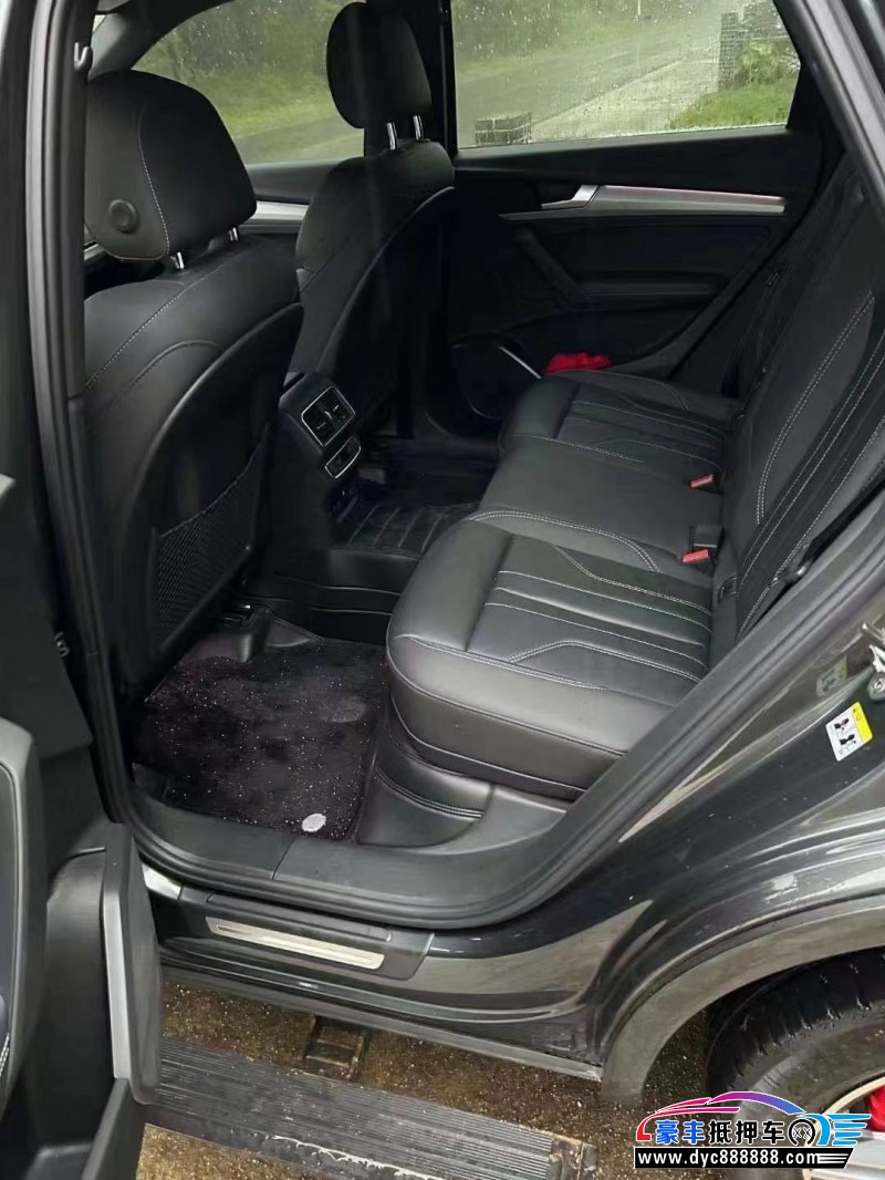 22年奥迪Q5轿车抵押车出售