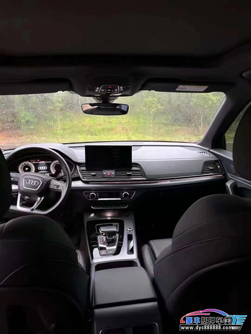 22年奥迪Q5轿车抵押车出售