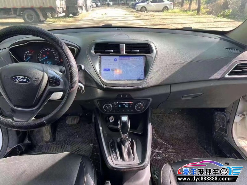 17年福特福克斯轿车抵押车出售