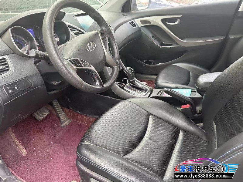 15年现代朗动轿车抵押车出售