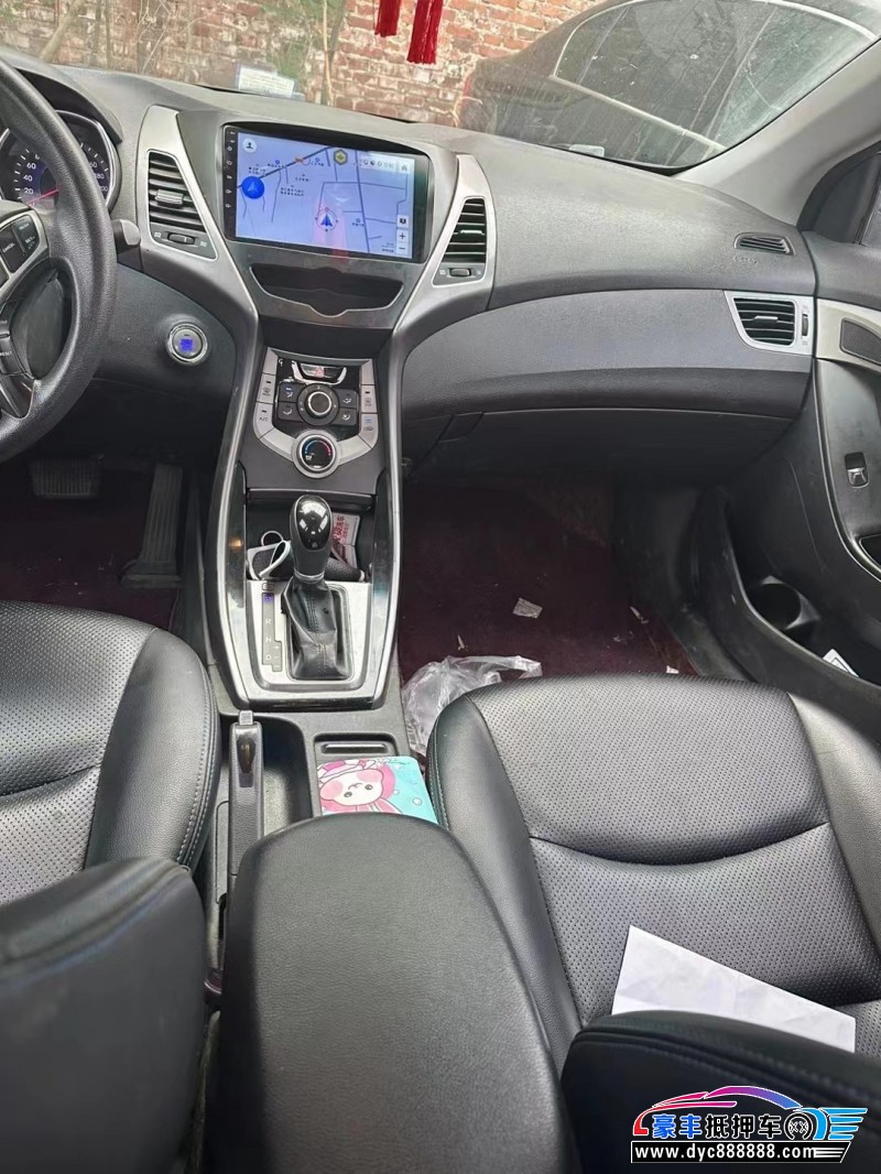 15年现代朗动轿车抵押车出售